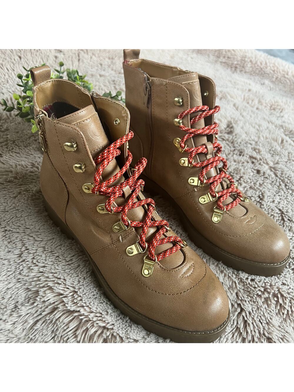 G By Guess Combat Hiking Style Tan Faux Leather 'Nora' Boots Size: 9.5M - Picture 1 of 15